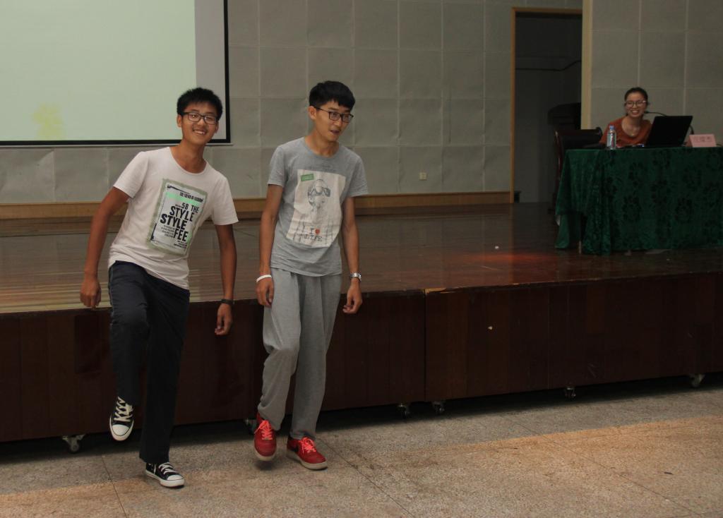 “我的青春我做主”——记纺织服装学院新生心理导航讲座