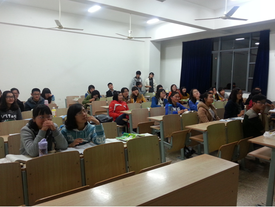 打开心扉，畅游大学海洋——会计1301心理班会