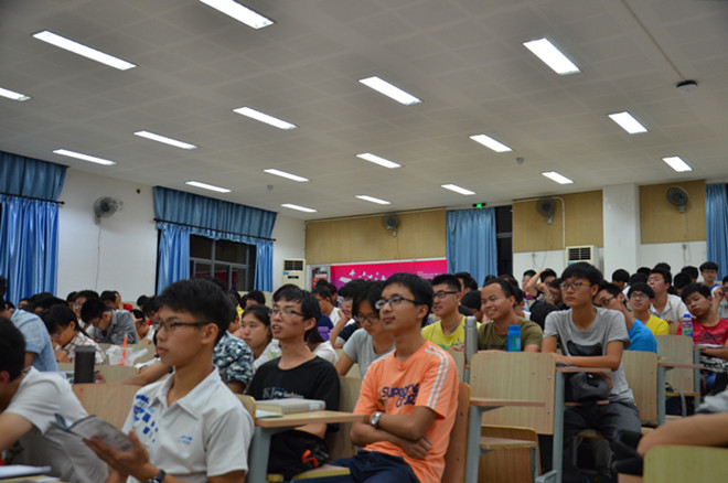 物联网工程学院举行新生心理健康教育讲座